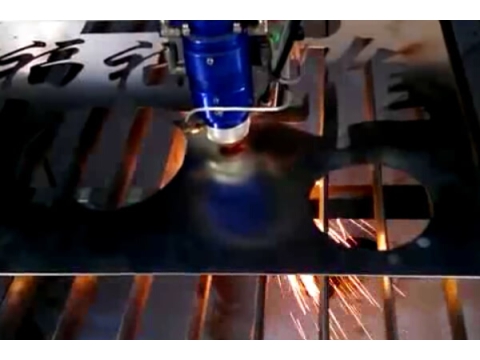 1.5mm 不銹鋼混合激光切割機 STJ1325M