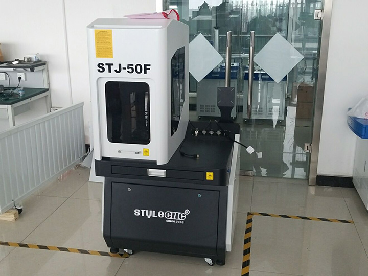 業余愛好適用于小型企業、家庭商店的光纖激光雕刻機 業余愛好適用于小型企業、家庭商店的光纖激光雕刻機