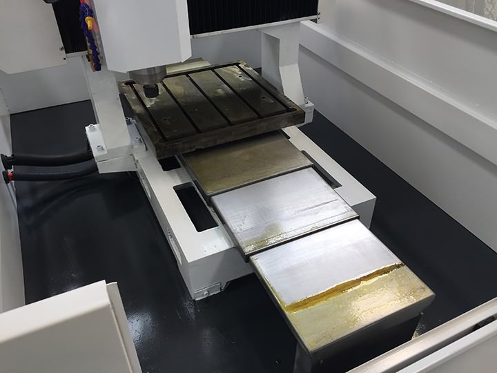 出售自動數控金屬銑床