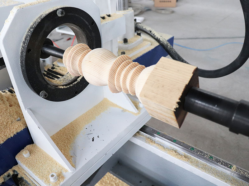 適合初學(xué)者的小型木工車床 - 家用數(shù)控木工車床