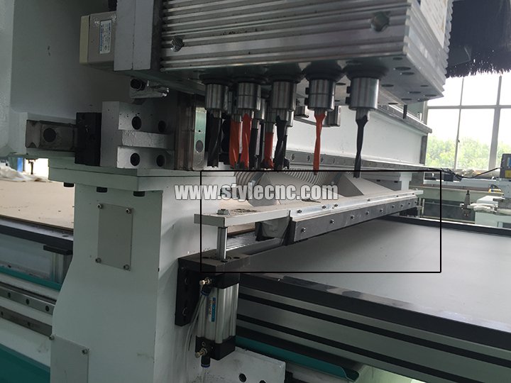 帶自動排版軟件的定制家具數控雕刻機