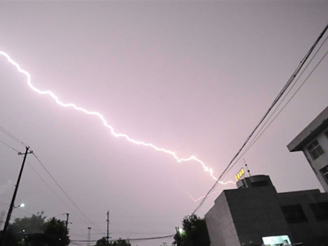 雷雨天數控雕刻機該如何保養？