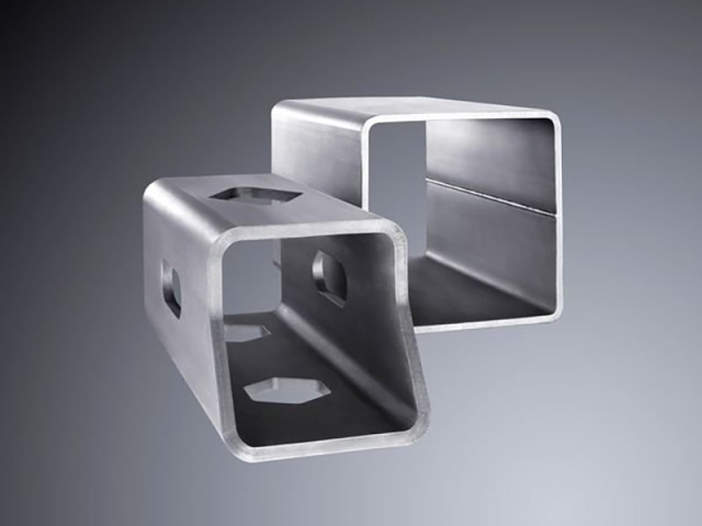 光纖激光切割機(jī)切割方形金屬管項(xiàng)目