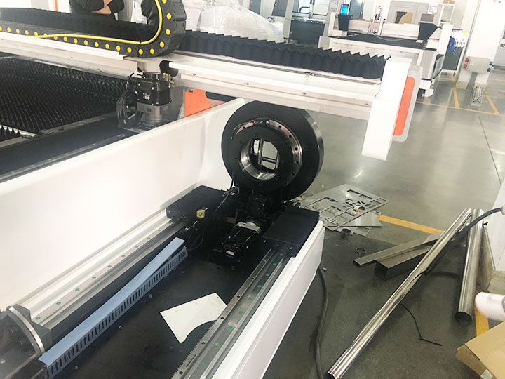 1500W 光纖激光切割機(jī) 1500W 光纖激光切割機(jī)