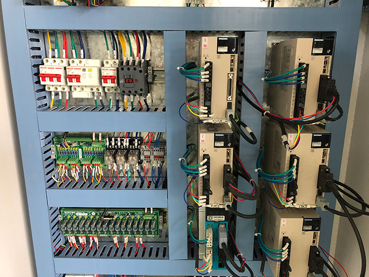 自動換刀木工數控加工中心