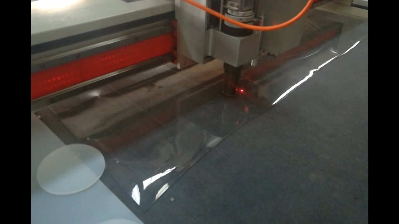 PVC塑料平板數(shù)字振動(dòng)刀切割機(jī)