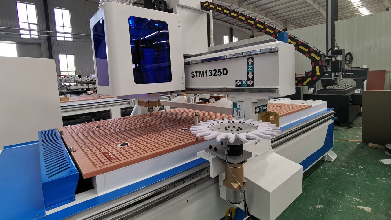 全自動(dòng)4x8木工數(shù)控機(jī)床帶換刀裝置