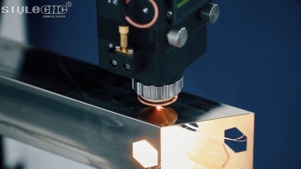 1000W 方管光纖激光金屬切割機 1000W 方管光纖激光金屬切割機