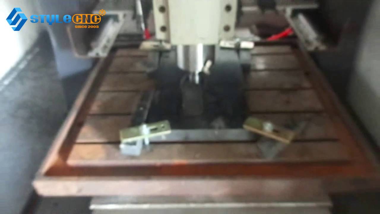 自動換刀數(shù)控自動換刀鞋模機